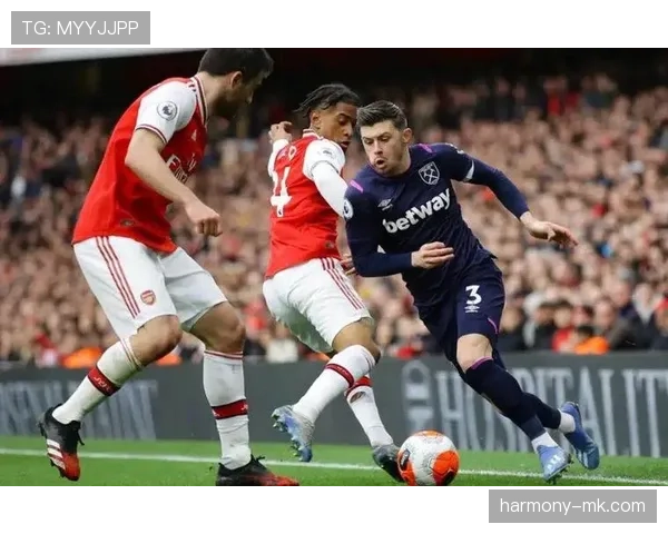 阿隆·克雷斯韦尔助西汉姆联火力全开，强势冲击欧战席位